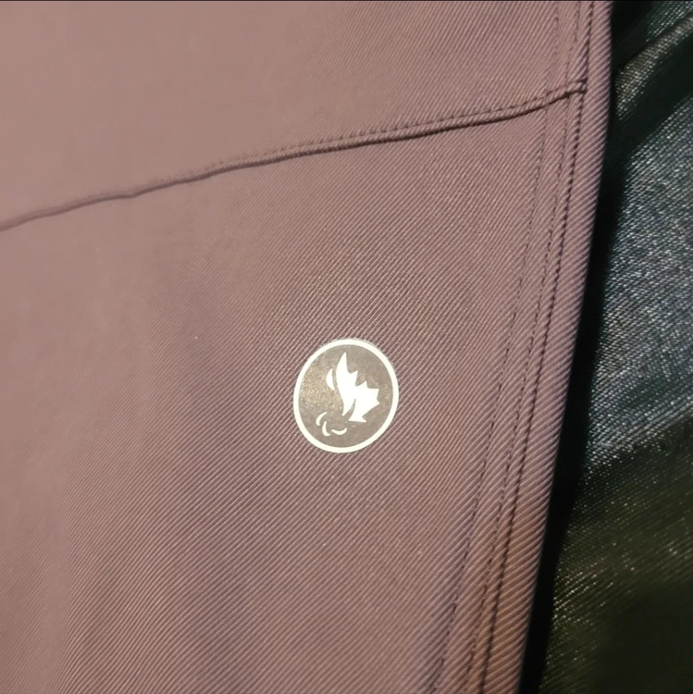 New Lululemon Carpenter pants,Team Canada,Limited Edition - Picture 16 of 16